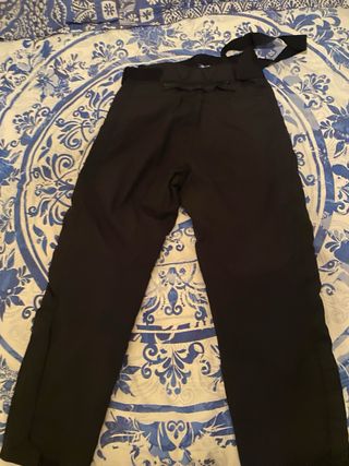 Pantalón de moto negro con tirantes