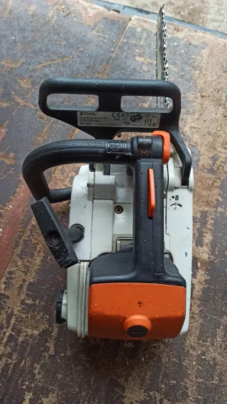 Motosierra Stihl MS 200T profesional.