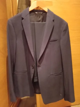 Traje chaqueta azul hombre.
