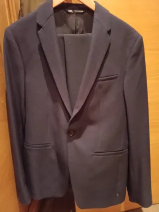 Traje chaqueta azul hombre.