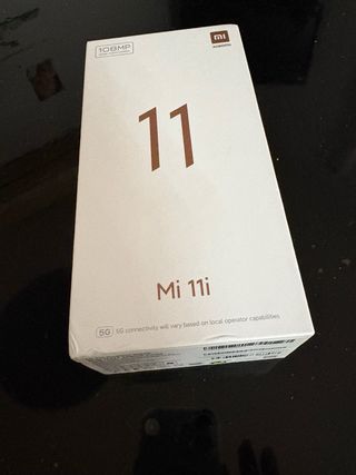 Xiaomi Mi 11i in scatola