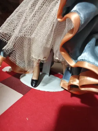 Vecchie bambole in porcellana