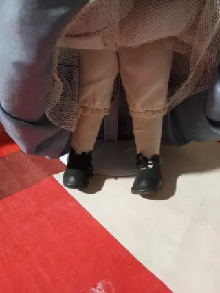 Vecchie bambole in porcellana