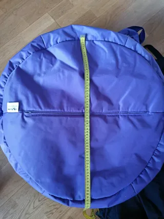 Puff pera reversibile viola e nero