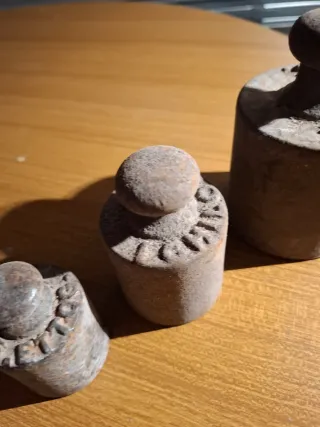 Lotto 4 pesi in ghisa