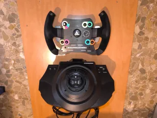 Thrustmaster T300 + volante