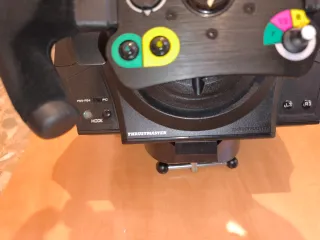 Thrustmaster T300 + volante