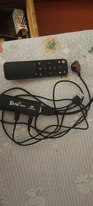 Tv Samsug,37con,tdt2y smart TV aparte no tiene pie