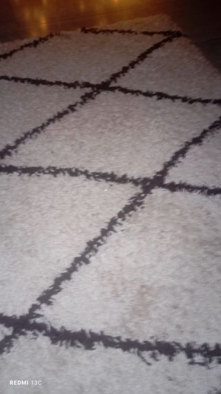 Alfombra de comedor beige y marrón