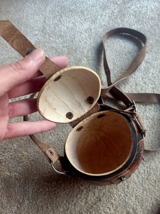 Dos bolsitos: Imitación cuero y artesanal