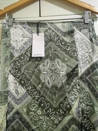 STRADIVARIUS - Falda estampado paisley