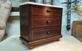 Antigua Cómoda Miniatura XIX