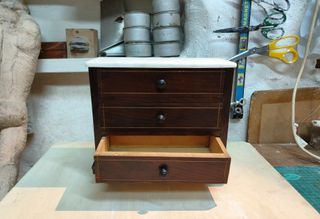 Antigua Cómoda Miniatura XIX