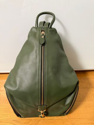 Mochila de piel verde