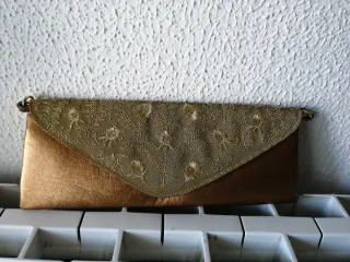 Bolso de fiesta dorado