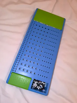 Juego de mesa Master Mind a, b, c