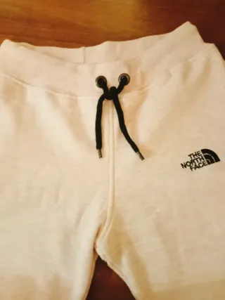 Pantalón chándal The North Face rosa salmón