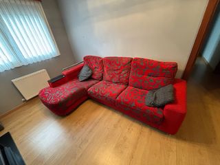Sofá Chaise Longue Izquierdo Rojo y Gris.