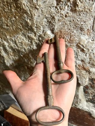 Antiguas llaves de hierro forjado