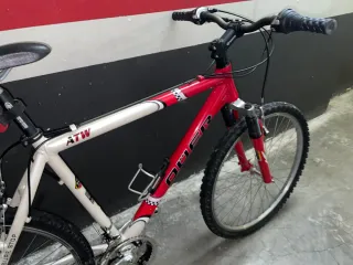 Bicicleta de Montaña ATW Roja y Blanca