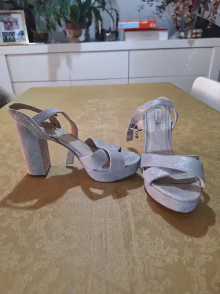 Sandalias plateadas tacón plataforma N°38