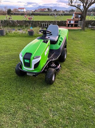 Tractor cortacésped Viking verde