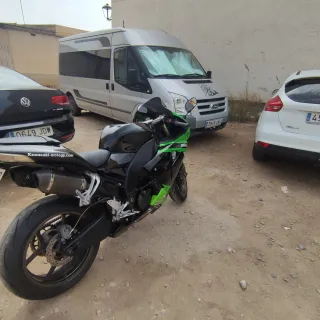 Kawasaki ZX10R Verde y Negra