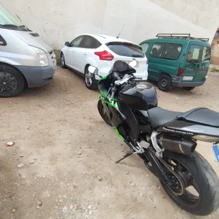 Kawasaki ZX10R Verde y Negra