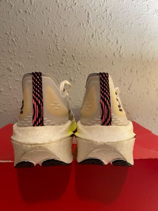 Zapatillas Kiprun KD900x con placa de carbono.