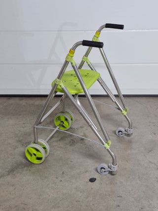 Andador ligero de aluminio con asiento
