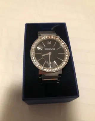 Reloj Swarovski Negro y Plateado