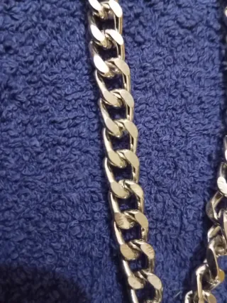 Cadena moderna para colgar utensilios