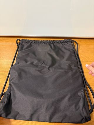 Mochila deportiva Adidas verde y negra