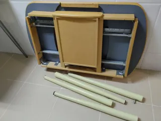 Mesa de cocina y  4 sillas