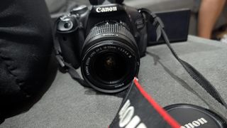 Cámara Canon EOS 600D + Objetivo 18-55mm