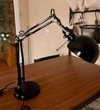 Lámpara de escritorio ajustable negra