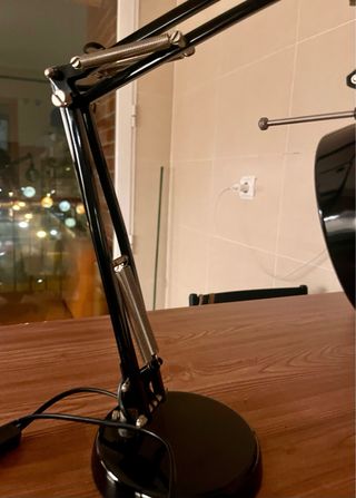 Lámpara de escritorio ajustable negra