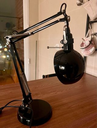 Lámpara de escritorio ajustable negra