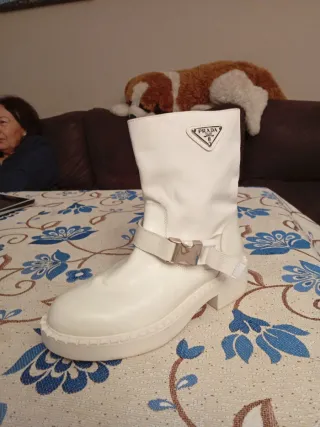 Stivali Bianchi Prada Milano