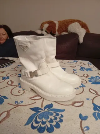 Stivali Bianchi Prada Milano