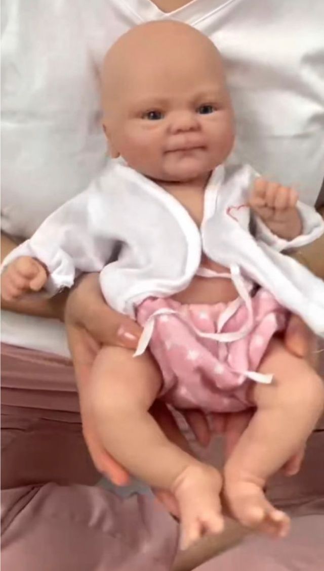Bambola reborn neonato in silicone flessibile