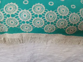 Colcha Cama Bordada Turquesa y Blanca 1.50 ×2,10