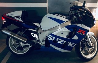 Suzuki GSXR 600 SRAD LIMITADA EN PAPELES