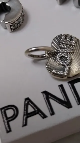 Pandora Charm Corazón LOVE y 2 Clip Clear Pavé.