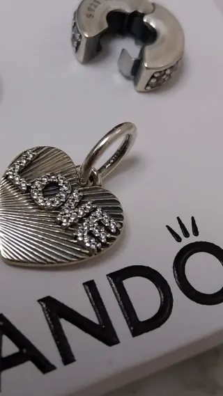 Pandora Charm Corazón LOVE y 2 Clip Clear Pavé.