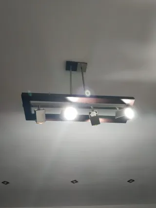 Lámpara de techo moderna madera y metal