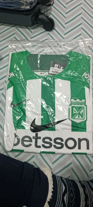 Camiseta de atletico nacional talla M y L