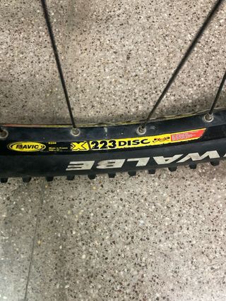 Rueda 26" Mavic 223 disc con buje Cannondale Omega