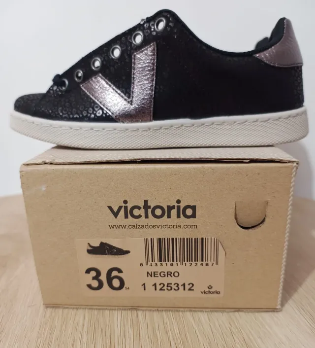 Zapatillas Victoria Talla 36 Negro/Plata
