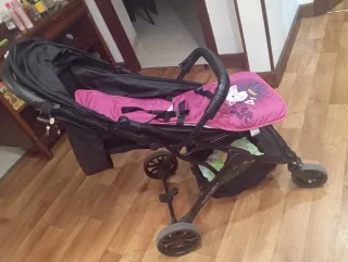 Silla de paseo negra con capota gris nueva